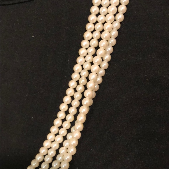 Long double pearl necklace - Picture 3 of 9